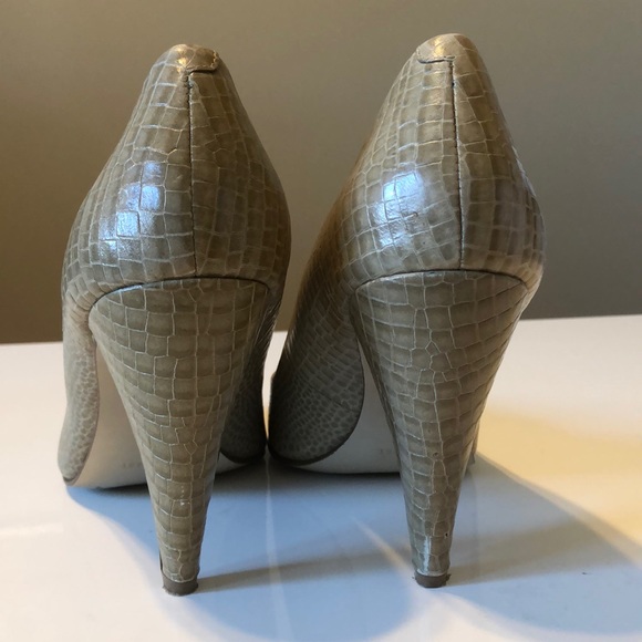 Nine West Taupe Snake Print Peep Toe Heel - Picture 3 of 8